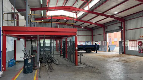 Warehouse to let in Jet Park (9).